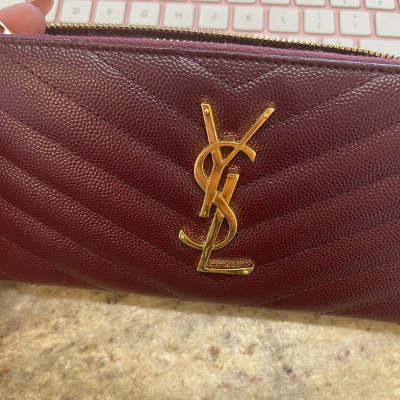 💎AUTHENTIC💎 Yves Saint Laurent Monogram Wallet - Picture 2 of 7